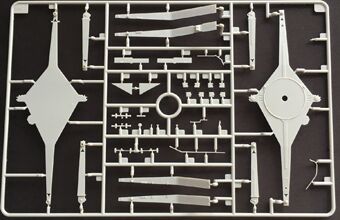 Збірна модель 1/35 Німецька далекобійна ракета Rheinmetall «Рейнбот» (Rh.Z.61/9) та пускова установка Bronco 35048 детальное изображение Зенитно ракетный комплекс Военная техника