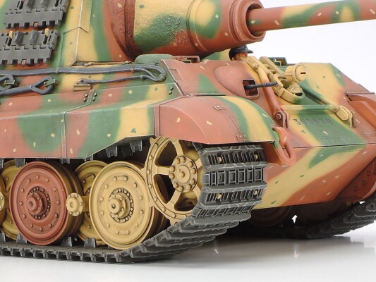 Scale model 1/35 Self-propelled artillery Jagdtiger (Early version) Tamiya 35295 детальное изображение Бронетехника 1/35 Бронетехника