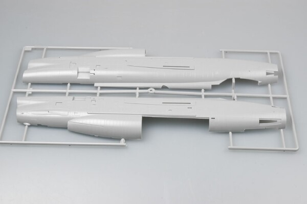Збірна модель 1/32 Англійський реактивний винищувач Electric Lightning F.2A/F.6 Trumpeter 02281 детальное изображение Самолеты 1/32 Самолеты