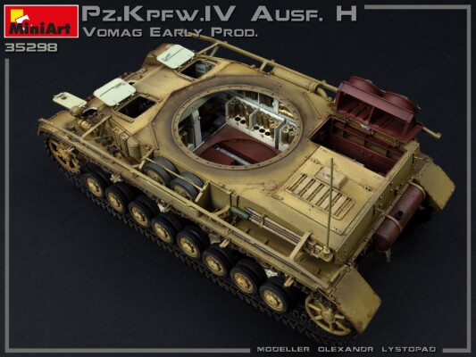 Збірна модель 1/35 Pz.Kpfw.IV Ausf. H Vomag виробництво Травень 1943 р. з інтер'єром Miniart 35298 детальное изображение Бронетехника 1/35 Бронетехника