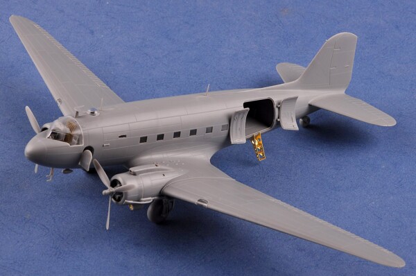 Scale model 1/72 American military transport aircraft C-47A Skytrain HobbyBoss 87264 детальное изображение Самолеты 1/72 Самолеты