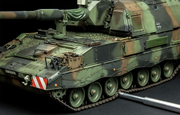 Збірна модель 1/35 Німецька самохідна гаубиця Panzerhaubitze 2000 Meng TS-012 детальное изображение Артиллерия 1/35 Артиллерия