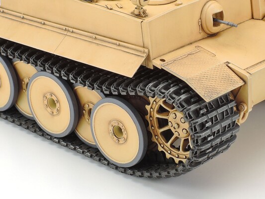 Збірна модель 1/35 Німецький танк Tiger I (раніше виробництво) Tamiya 35227 детальное изображение Бронетехника 1/35 Бронетехника