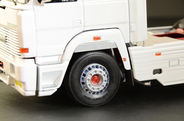 Scale model 1/24 truck / tractor IVECO Turbostar 190.48 Special Italeri 3926 детальное изображение Грузовики / прицепы Гражданская техника