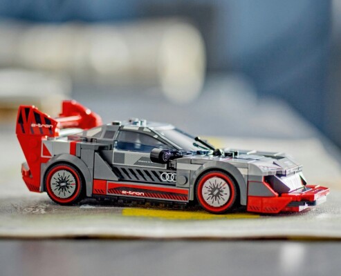 Конструктор LEGO SPEED CHAMPIONS Автомобіль для перегонів Audi S1 e-tron quattro 76921 детальное изображение Speed Champions Lego