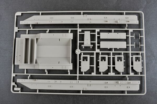 Сборная модель 1/35 Тягач МАЗ-545 с полуприцепом ЧМЗАП-5247Г Трумпетер 01089 детальное изображение Автомобили 1/35 Автомобили