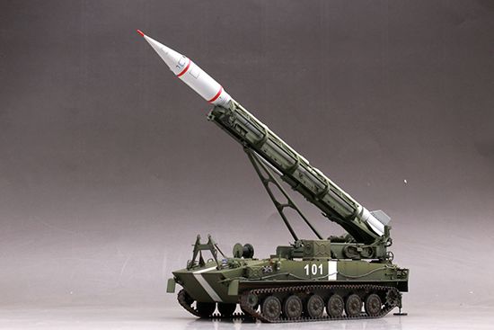 Scale model 1/35 tactical missile system 2P16 2k6 Luna / FROG-5 Trumpeter 09545 детальное изображение Зенитно ракетный комплекс Военная техника