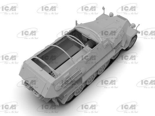 Збірна модель 1/35 Sd.Kfz.251/8 Ausf.A Німецького санітарного бронетранспортера 2СВ ICM35113 детальное изображение Бронетехника 1/35 Бронетехника