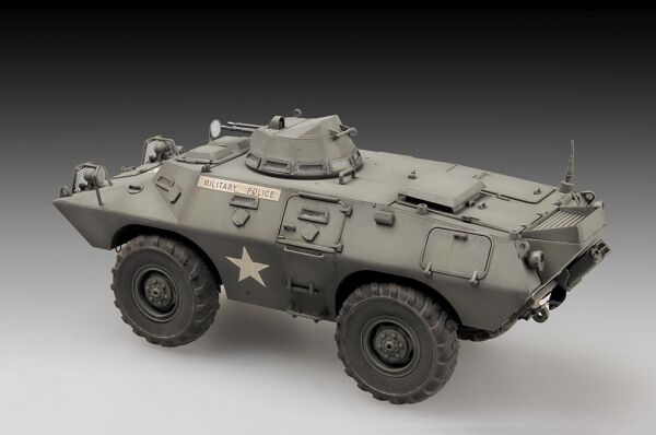 Сборная модель американского бронеавтомобиля М706 «Коммандос» (тип войны во Вьетнаме) детальное изображение Бронетехника 1/72 Бронетехника