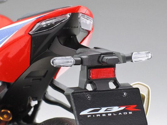 lScale model 1/12 Мotorcycle of HONDA CBR1000RR-R FIREBLADE SP Tamiya 14138 детальное изображение Мотоциклы Гражданская техника