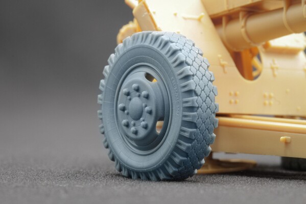 preview Набор колес для Д-30 (обычные и деформированные) от Trumpeter ScaleX WM 35014C