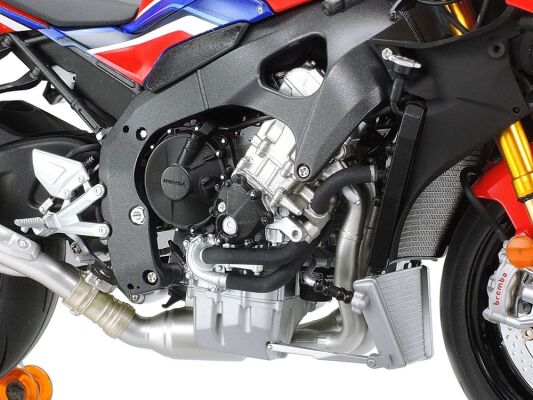 lScale model 1/12 Мotorcycle of HONDA CBR1000RR-R FIREBLADE SP Tamiya 14138 детальное изображение Мотоциклы Гражданская техника