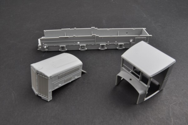 Збірна модель 1/35 Радянський артилерійський тягач &quot;Комінтерн&quot; Trumpeter 05540 детальное изображение Бронетехника 1/35 Бронетехника