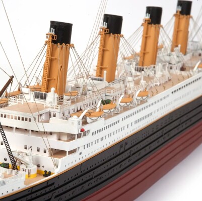 Scale wooden model 1/300 British passenger steamship Titanic OcCre 14009 детальное изображение Корабли Модели из дерева