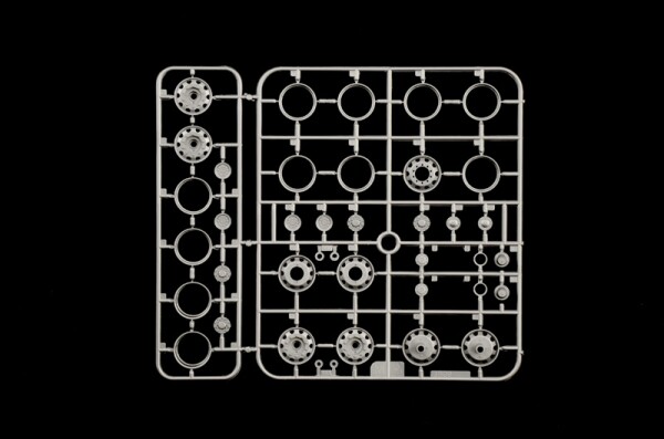 Сборная модель 1/24 Грузовой автомобиль / тягач Iveco S-WAY Italeri 3963 детальное изображение Грузовики / прицепы Гражданская техника