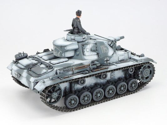 Scale model 1/35 German tank Pz.Kpfw.III Ausf.N Tamiya 35290 детальное изображение Бронетехника 1/35 Бронетехника