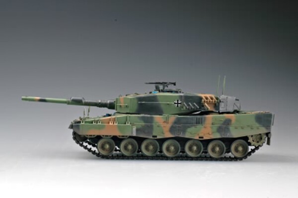 Збірна модель 1/35 Німецький танк Leopard 2 А4 HobbyBoss 82401 детальное изображение Бронетехника 1/35 Бронетехника