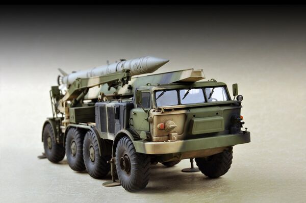 Assembly model 1/72 9P113 TEL w/9M21 Rocket of 9K52 Luna-M Short-range artillery rocket system (FROG-7) Trumpeter 07179 детальное изображение Зенитно ракетный комплекс Военная техника