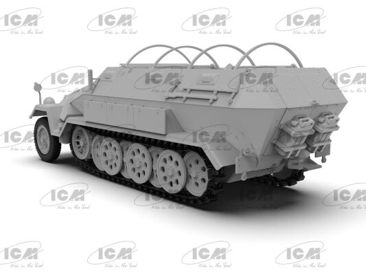 Збірна модель 1/35 Sd.Kfz.251/8 Ausf.A Німецького санітарного бронетранспортера 2СВ ICM35113 детальное изображение Бронетехника 1/35 Бронетехника