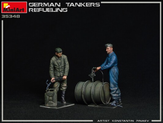 Scale model 1/35 Figures German tank crew refueling MiniArt 35348 детальное изображение Фигуры 1/35 Фигуры
