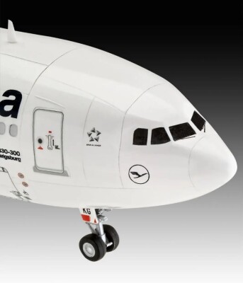 Scale model 1/144 Airbus A330-300 - Lufthansa &quot;New Livery&quot; Revell 03816 детальное изображение Самолеты 1/144 Самолеты