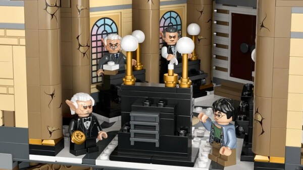 Constructor LEGO Harry Potter Magic Bank Gringotts 76417 детальное изображение Harry Potter Lego