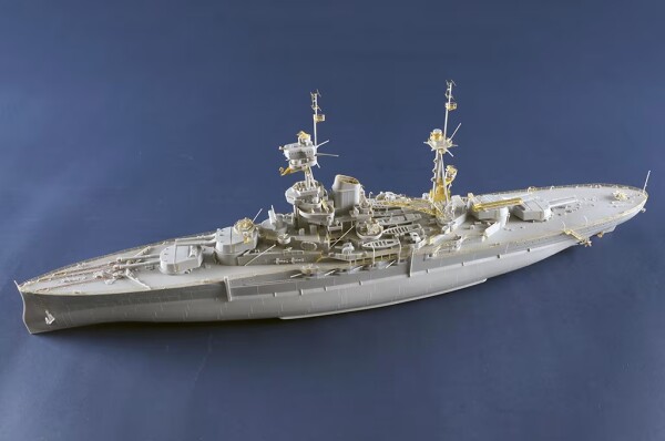Збірна модель 1/350 Британський лінкор HMS Resolution Trumpeter 05379 детальное изображение Флот 1/350 Флот