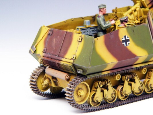 Сборная модель 1/35 Немецкая САУ 39(H) 10.5cm LeFH18(Sf) auf Geschutzwagen Трумпетер 00353 детальное изображение Бронетехника 1/35 Бронетехника