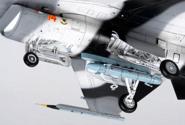 Сборная модель 1/48 Самолет Ф-16C/N «АГРЕСОР» Тамия 61106  детальное изображение Самолеты 1/48 Самолеты