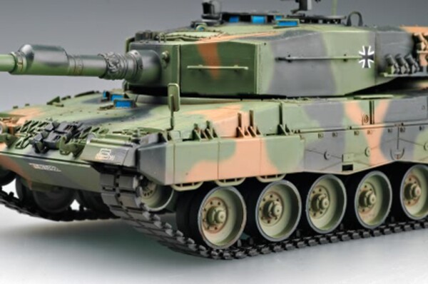 Збірна модель 1/35 Німецький танк Leopard 2 А4 HobbyBoss 82401 детальное изображение Бронетехника 1/35 Бронетехника