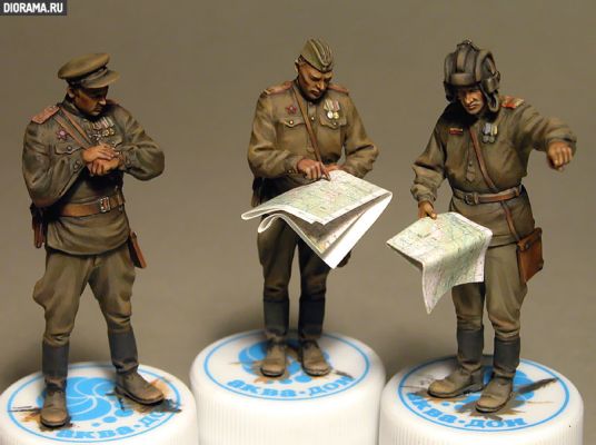 Советские офицеры на полевом совещании детальное изображение Фигуры 1/35 Фигуры