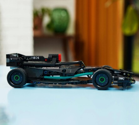 Конструктор LEGO TECHNIC Mercedes-AMG F1 W14 E Performance Pull-Back 42165 детальное изображение Technic Lego