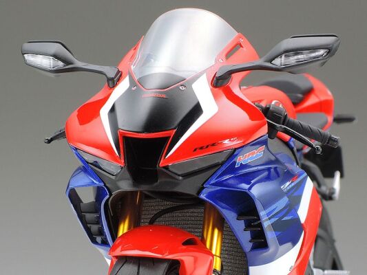 Збірна модель 1/12 Мотоцикл Honda CBR1000RR-R FIREBLADE SP Tamiya 14138 детальное изображение Мотоциклы Гражданская техника