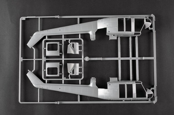 Сборная модель 1/35 Вертолет UH-1B Хьюи Трумпетер 05111 детальное изображение Вертолеты 1/35 Вертолеты