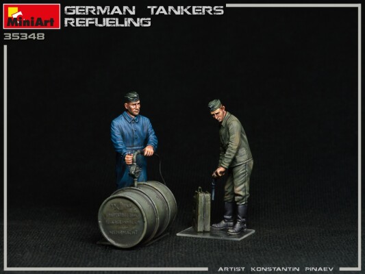 Scale model 1/35 Figures German tank crew refueling MiniArt 35348 детальное изображение Фигуры 1/35 Фигуры