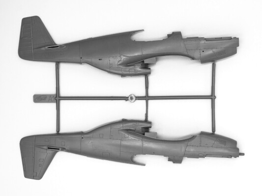 Scale model 1/48 American fighter Mustang P-51B with pilots and technicians ICM 48125 детальное изображение Самолеты 1/48 Самолеты