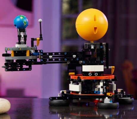 LEGO TECHNIC Earth and Moon in Orbit 42179 детальное изображение Technic Lego