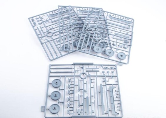 Німецька важка платформа-вагон 1/35 типу SSyms вантажопідйомністю 50 тонн T-Model TK3504 детальное изображение Железная дорога 1/35 Железная дорога