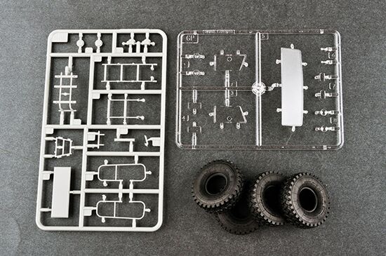 Збірна модель 1/35 ЗРГК 72В6Е4 96К6 Pantsir-S1 Trumpeter 01060 детальное изображение Зенитно ракетный комплекс Военная техника