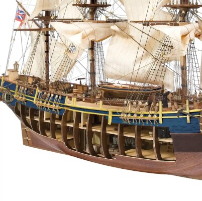 Збірна дерев'яна модель 1/45 Фрегат HMS &quot;Bounty&quot; (з корпусом у розрізі) OcCre 14006 детальное изображение Корабли Модели из дерева