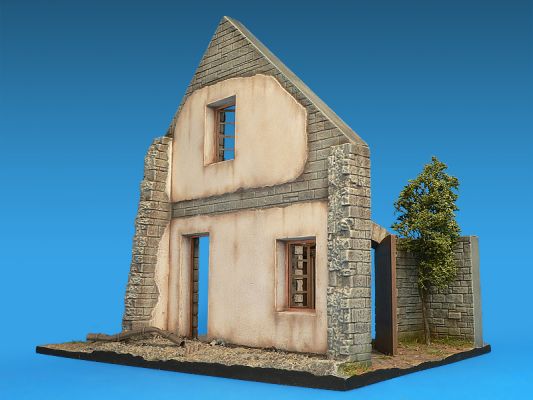 Діорама з сільським зруйнованим будинком детальное изображение Строения Диорамы