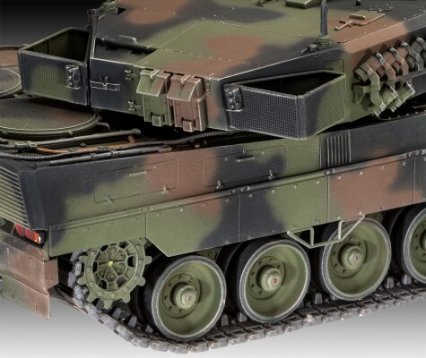 Scale model 1/35 tank Leopard 2A6/A6NL Revell 03281 детальное изображение Бронетехника 1/35 Бронетехника