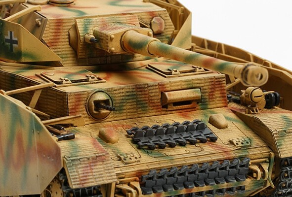 Збірна модель 1/48 Танк Panzerkampfwagen IV Ausf.H (пізнє виробництво) Tamiya 32584 детальное изображение Бронетехника 1/48 Бронетехника