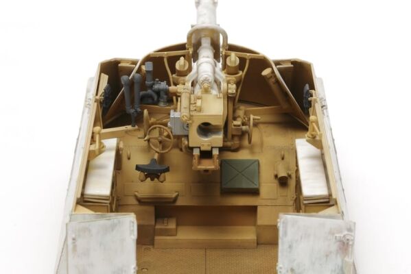 Сборная модель 1/35 Немецкий истребитель танков NASHORN Тамия 3535 детальное изображение Бронетехника 1/35 Бронетехника