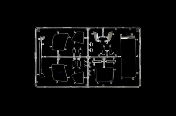 Сборная модель 1/24 Грузовой автомобиль / тягач Volvo FH Low Roof Italeri 3967 детальное изображение Грузовики / прицепы Гражданская техника
