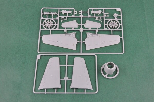 Сборная модель 1/48 Американский палубный истребитель F8F-2 Bearcat ХоббиБосс 80358 детальное изображение Самолеты 1/48 Самолеты