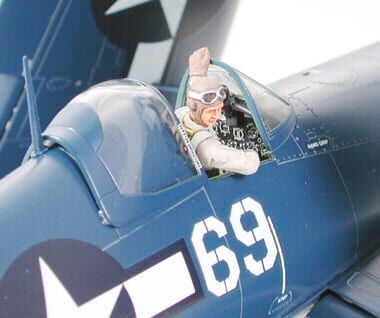 Skale model 1/48 US fighter Vought F4U-1D Cors.w/ “Moto-tug” Tamiya 61085 детальное изображение Самолеты 1/48 Самолеты