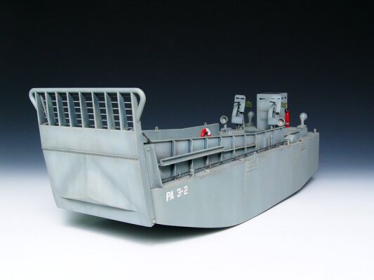 Scale model 1/35 US Navy landing craft LCM (3) from World War II Trumpeter 00347 детальное изображение Флот 1/35 Флот