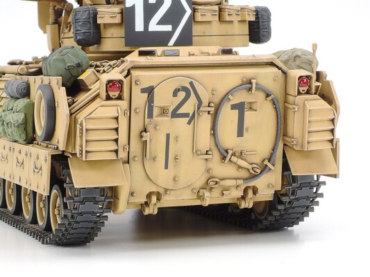 Збірна модель 1/35 Американська БМП M2A2 Bradley ODS Tamiya 35264 детальное изображение Бронетехника 1/35 Бронетехника