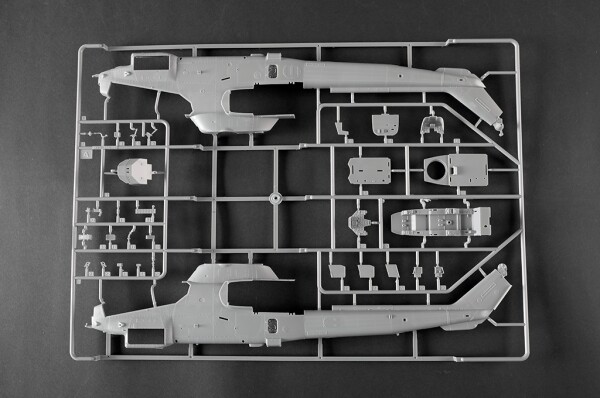 Збірна модель 1/35 Вертоліт AH-1W "Super Cobra" (пізніша версія) Trumpeter 05117 детальное изображение Вертолеты 1/35 Вертолеты